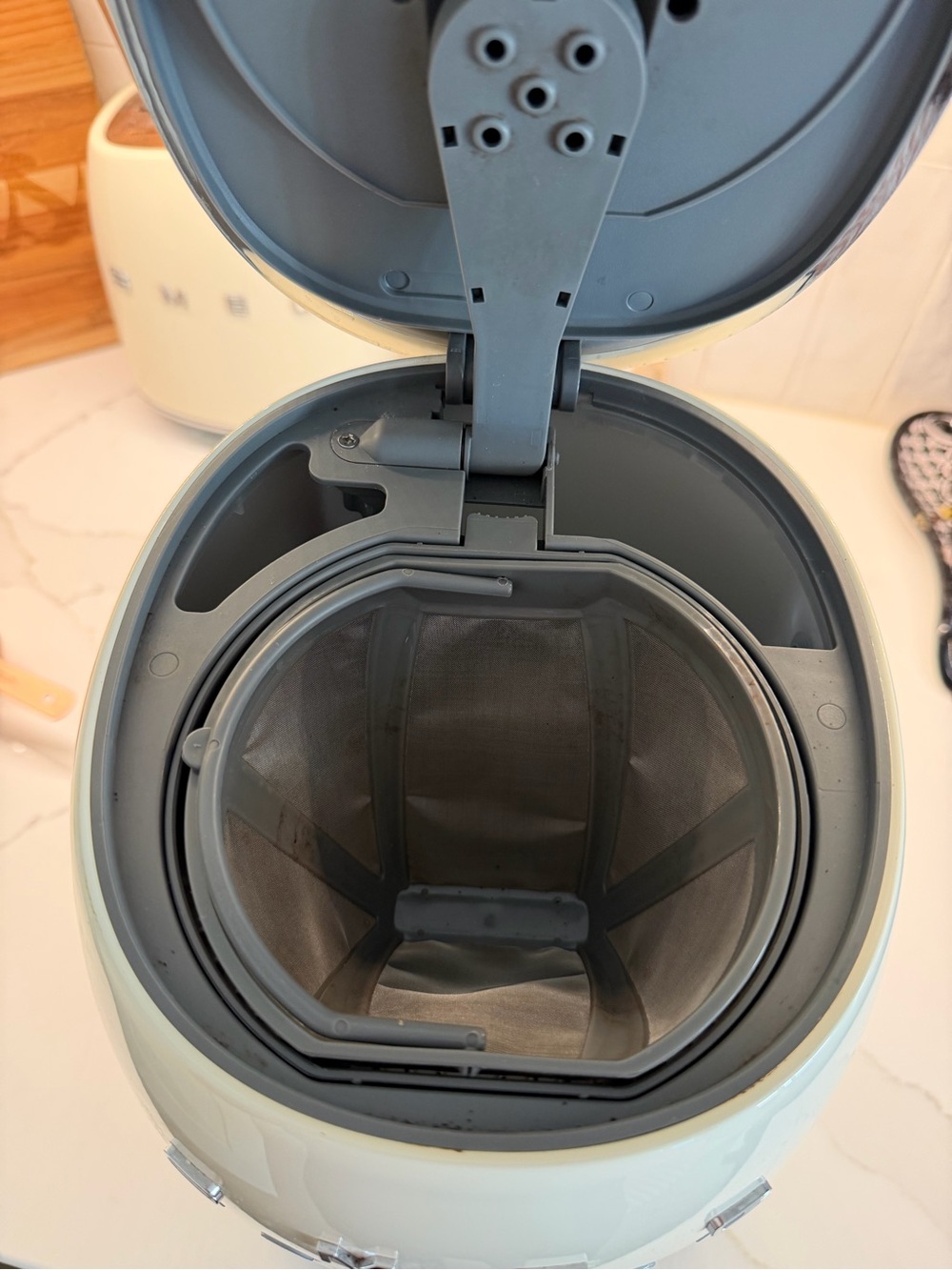Smeg Coffee Machine - Picture 3 of 4